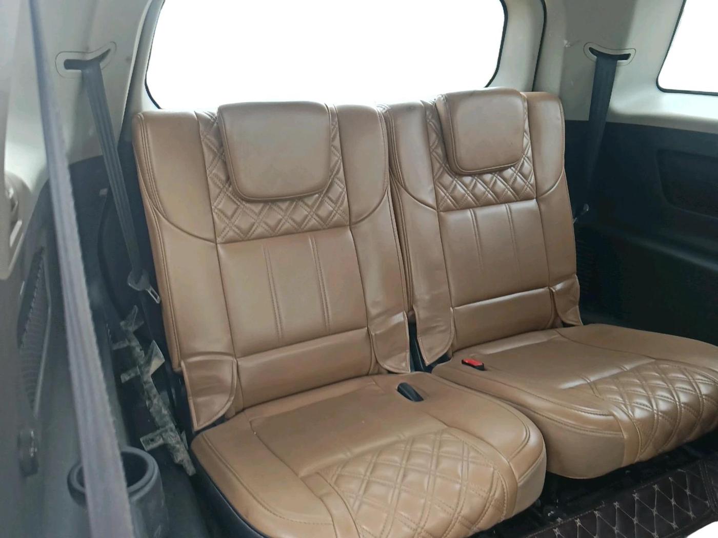 2018 Mahindra XUV500 W11, Diesel, Manual, 1,28,768 km, interior
