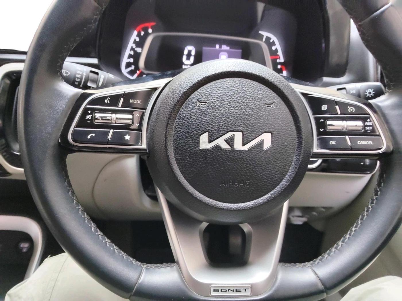 2021 KIA SONET HTX 1.0 IMT, Petrol, Manual, 23,038 km, interior