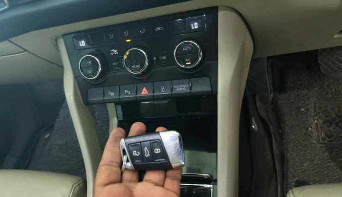 2018 Skoda Kodiaq STYLE 2.0 TDI 4X4 AT, Diesel, Automatic, 1,21,782 km, interior