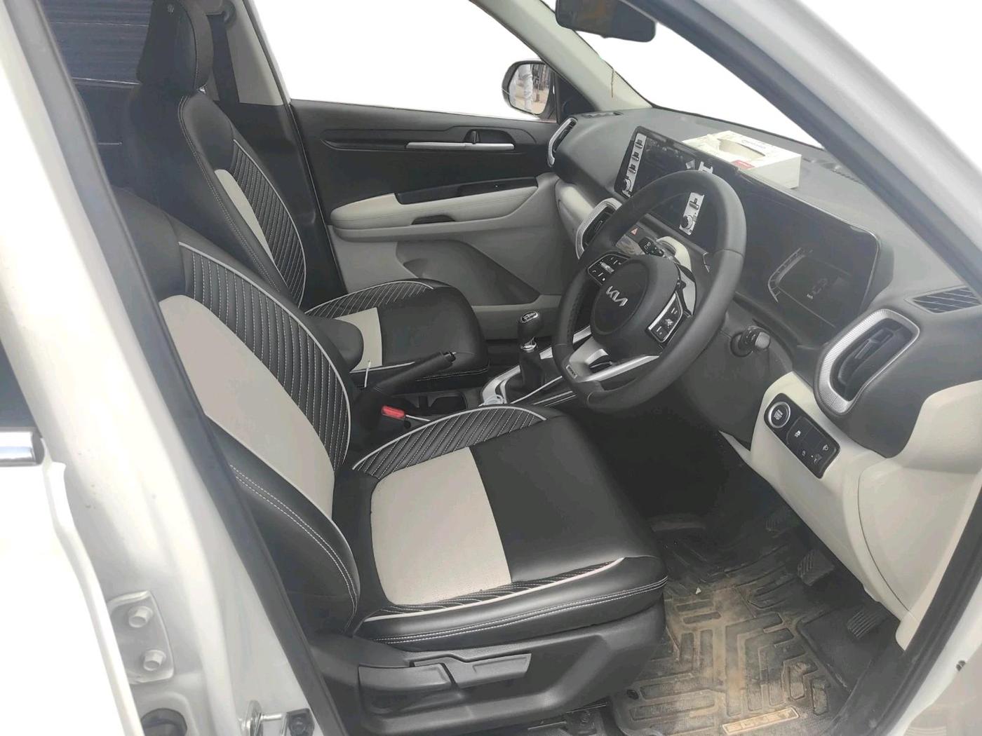 2026 KIA SONET HTK PLUS 1.2 PETROL MT, Petrol, Manual, 1,631 km, interior