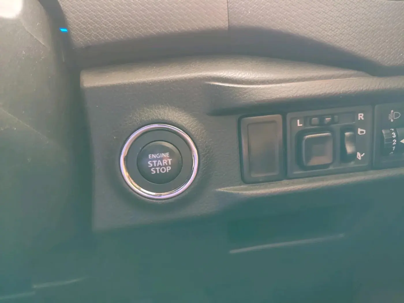 2022 Maruti Vitara Brezza ZXI, Petrol, Manual, 27,631 km, interior