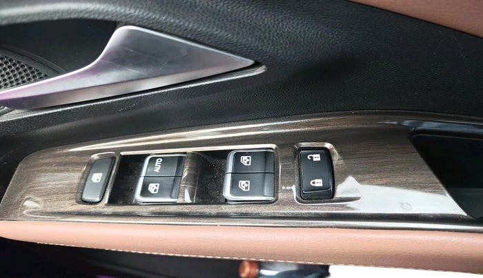 2023 MG HECTOR PLUS SAVVY PRO 1.5 TURBO CVT 7 STR, Petrol, Automatic, 50,136 km, interior