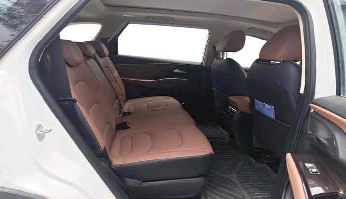 2023 MG HECTOR PLUS SAVVY PRO 1.5 TURBO CVT 7 STR, Petrol, Automatic, 50,136 km, interior