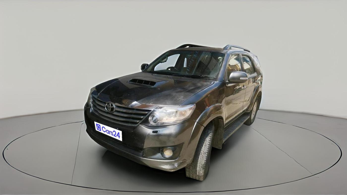 2012 Toyota Fortuner 3.0 4X2 MT, Diesel, Manual, 1,19,657 km, exterior