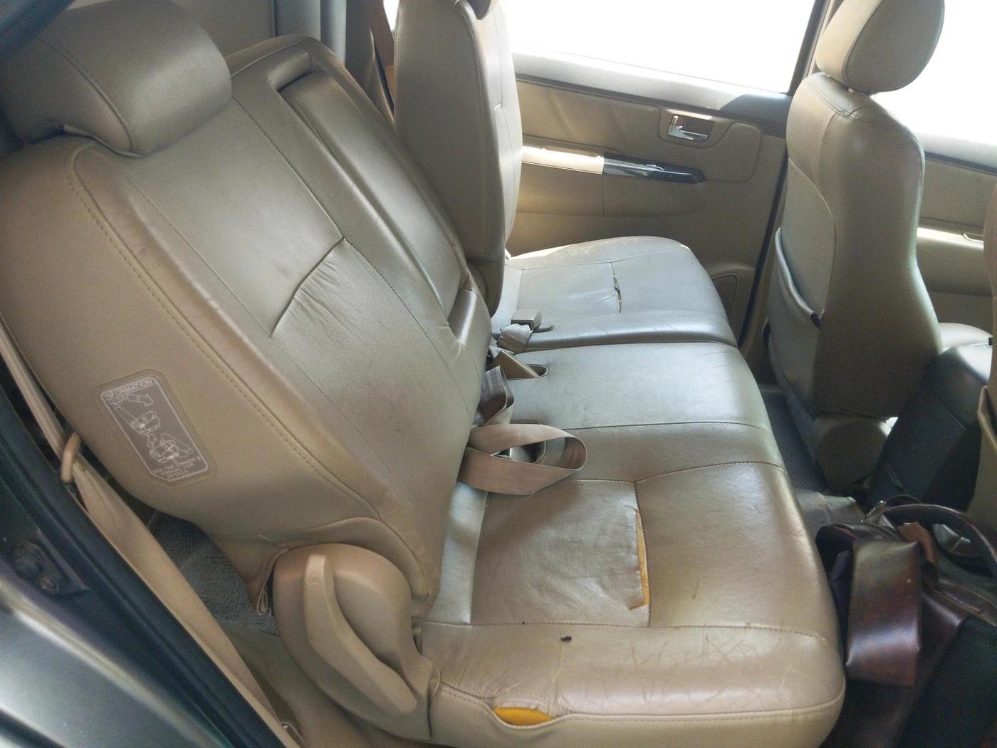 2012 Toyota Fortuner 3.0 4X2 MT, Diesel, Manual, 1,19,657 km, interior