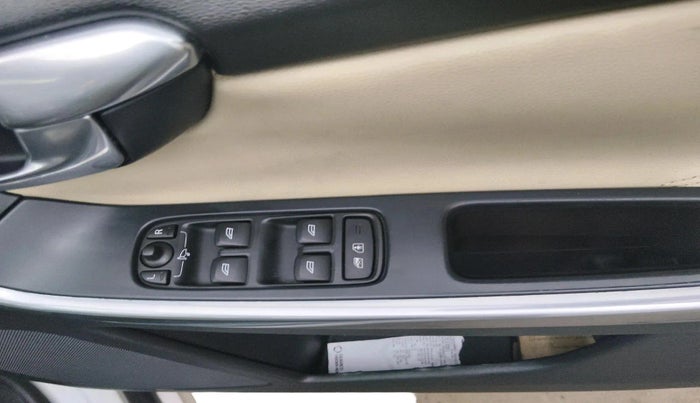 2015 Volvo XC 60 D4 KINETIC, Diesel, Automatic, 1,01,460 km, interior