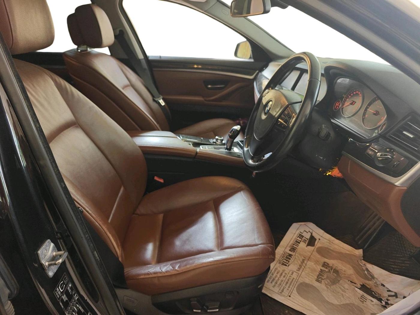 2011 BMW 5 Series 520D 2.0, Diesel, Automatic, 1,39,066 km, interior
