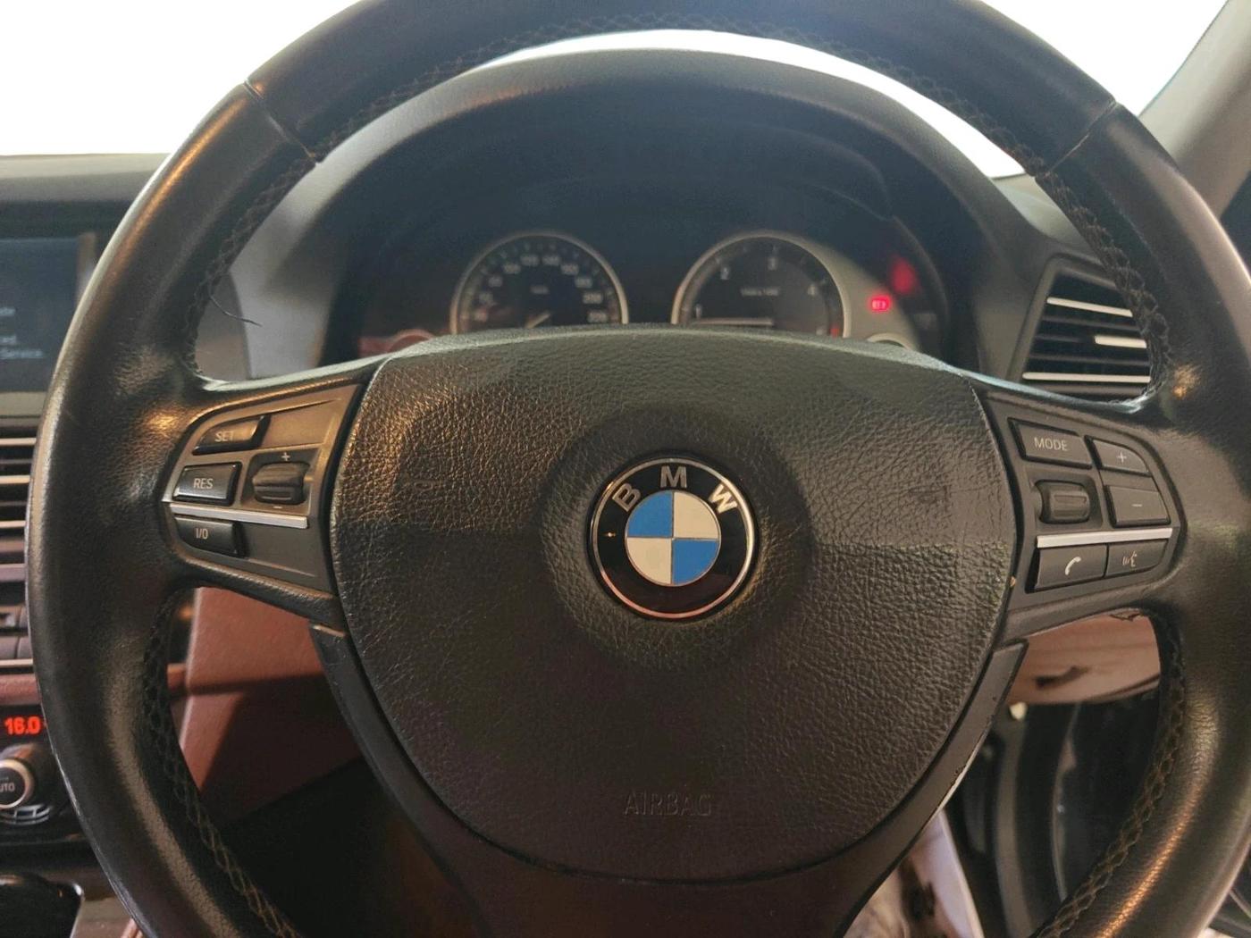 2011 BMW 5 Series 520D 2.0, Diesel, Automatic, 1,39,066 km, interior
