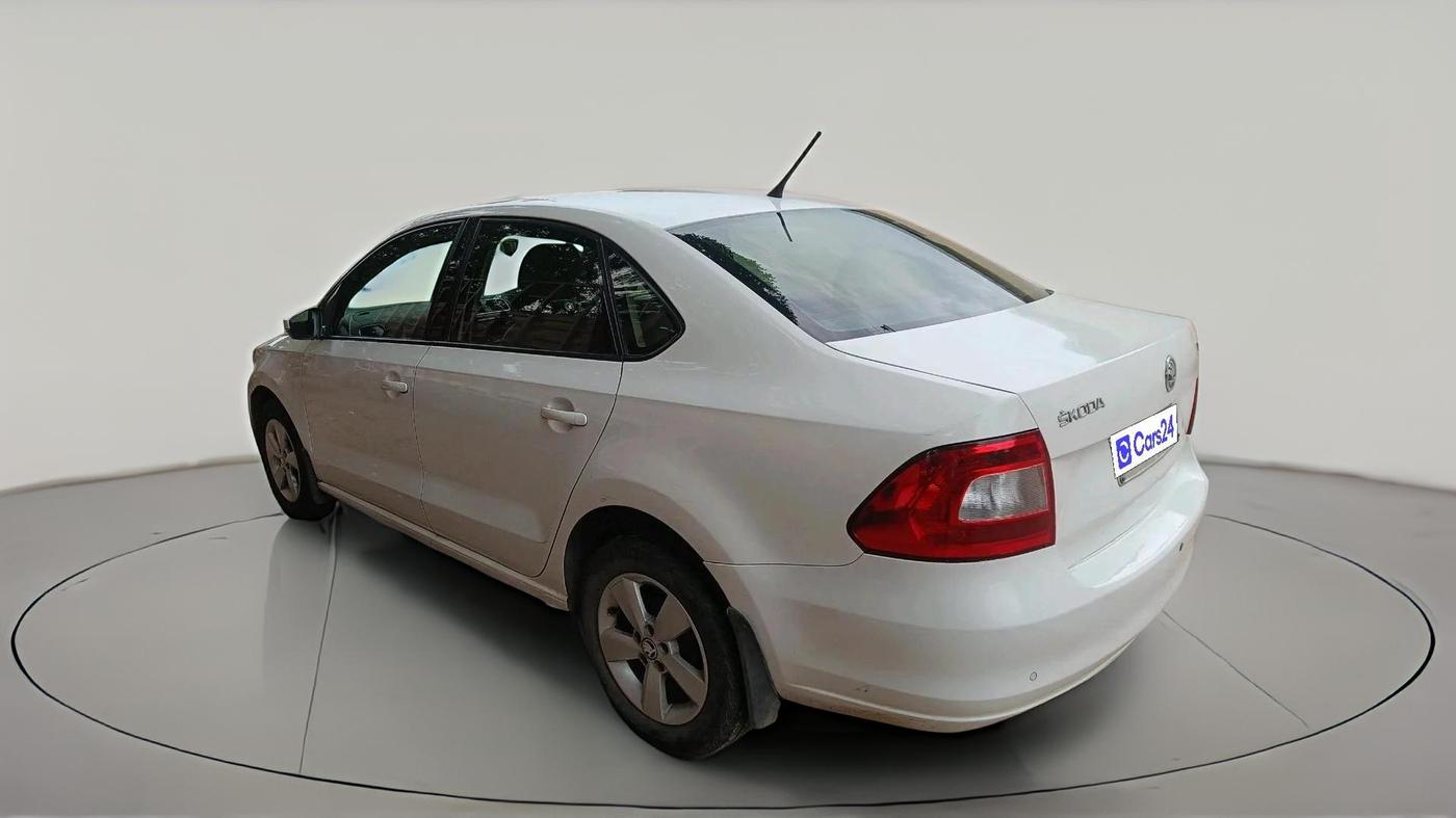 2016 Skoda Rapid 1.5 TDI CR STYLE PLUS AT, Diesel, Automatic, 1,09,168 km, exterior