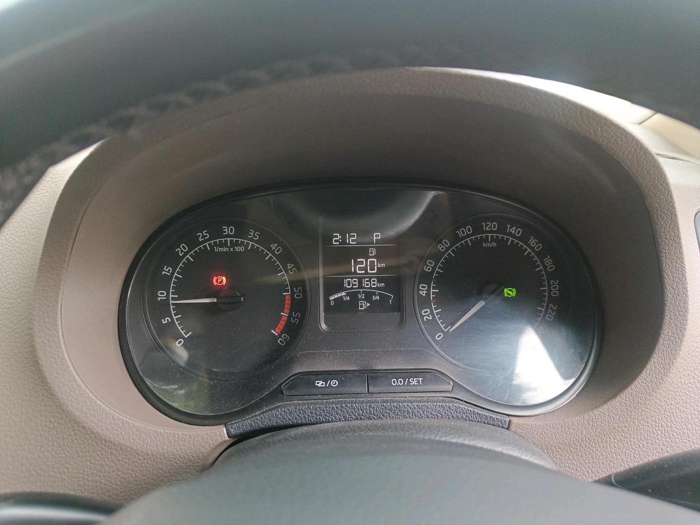 2016 Skoda Rapid 1.5 TDI CR STYLE PLUS AT, Diesel, Automatic, 1,09,168 km, interior
