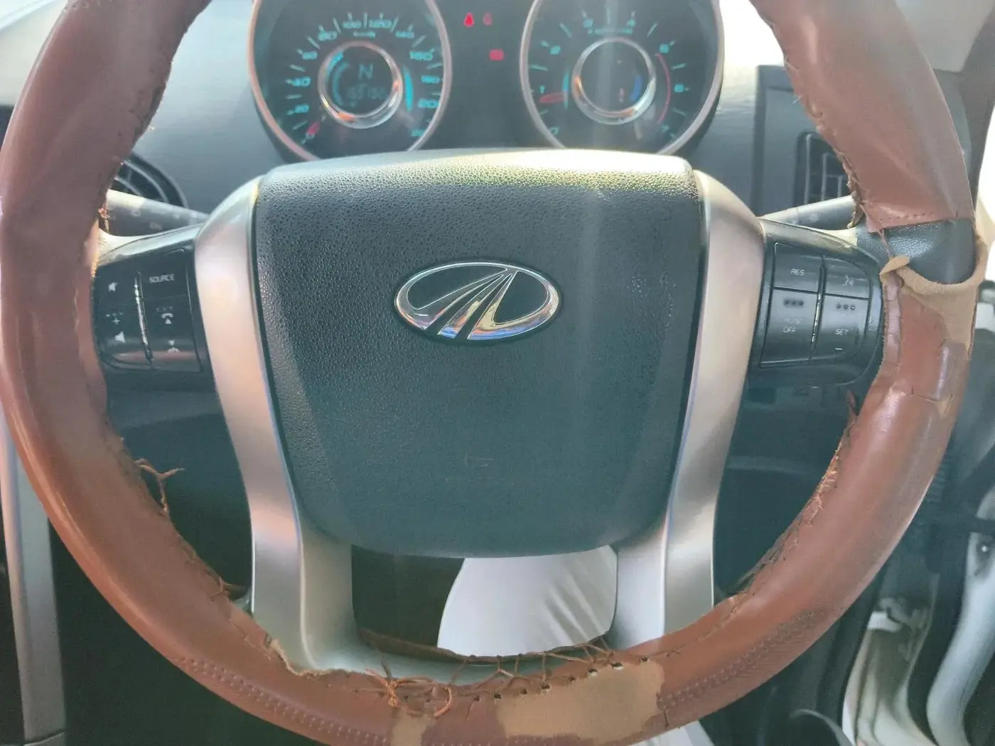 2018 Mahindra XUV500 W7, Diesel, Manual, 1,59,192 km, interior