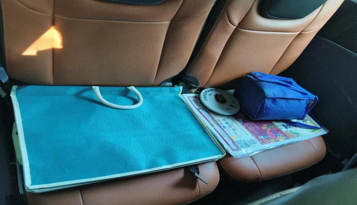 2018 Mahindra XUV500 W7, Diesel, Manual, 1,59,192 km, interior