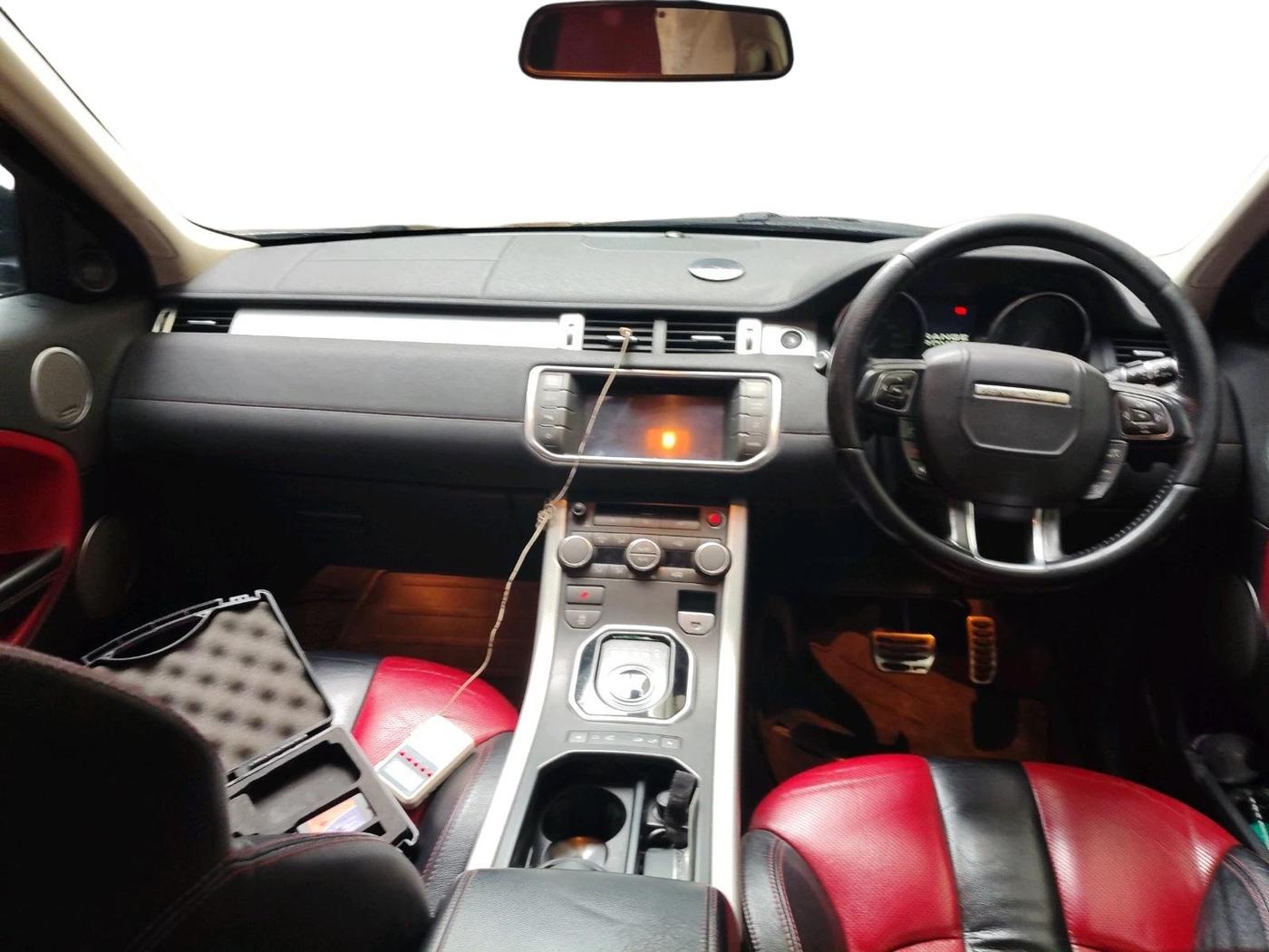 2011 Landrover Range Rover Evoque DYNAMIC SD4, Diesel, Automatic, 1,26,316 km, interior