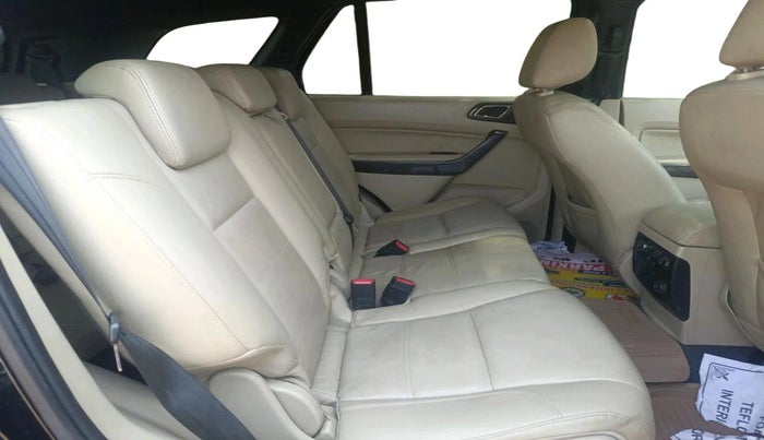 2016 Ford Endeavour TITANIUM 3.2 4X4 AT, Diesel, Automatic, 1,37,909 km, interior
