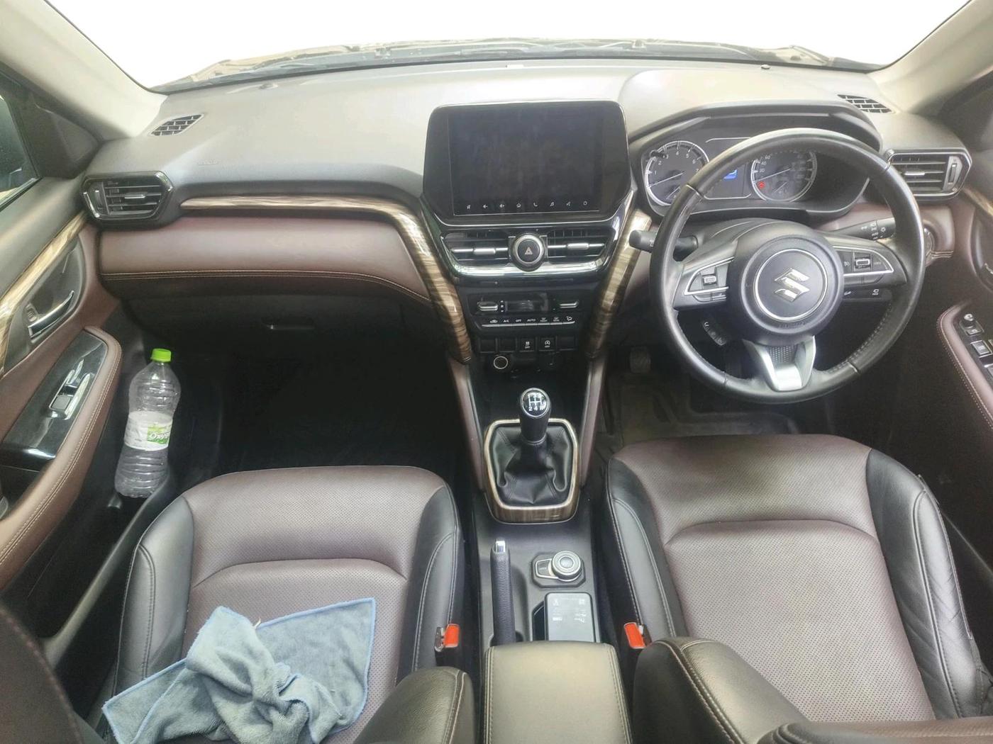2022 Maruti Grand Vitara ALPHA SMART HYBRID, Petrol, Manual, 17,300 km, interior