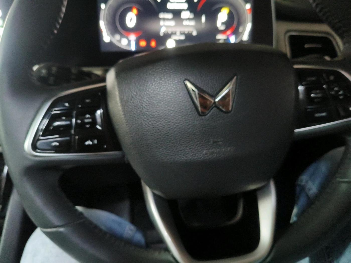2023 Mahindra XUV700 AX 7 LUXURY D AWD AT 7 STR, Diesel, Automatic, 63,893 km, interior