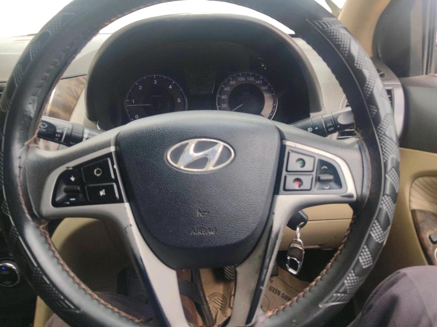 2012 Hyundai Verna FLUIDIC 1.6 CRDI SX, Diesel, Manual, 1,60,000 km, interior