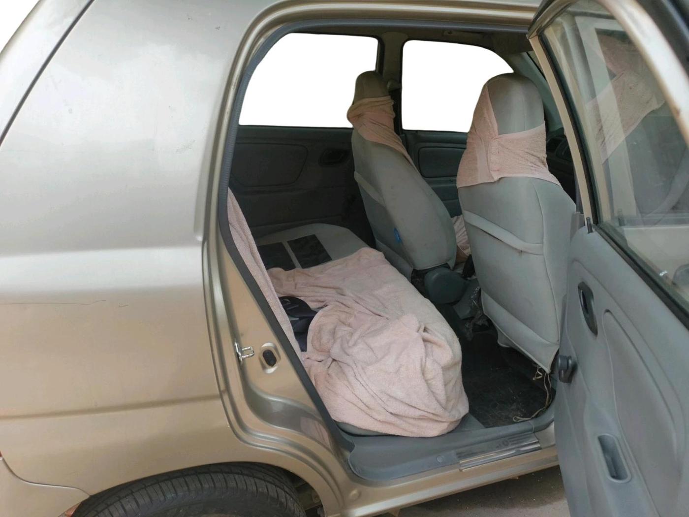 2011 Maruti Alto K10 LXI, Petrol, Manual, 36,417 km, interior