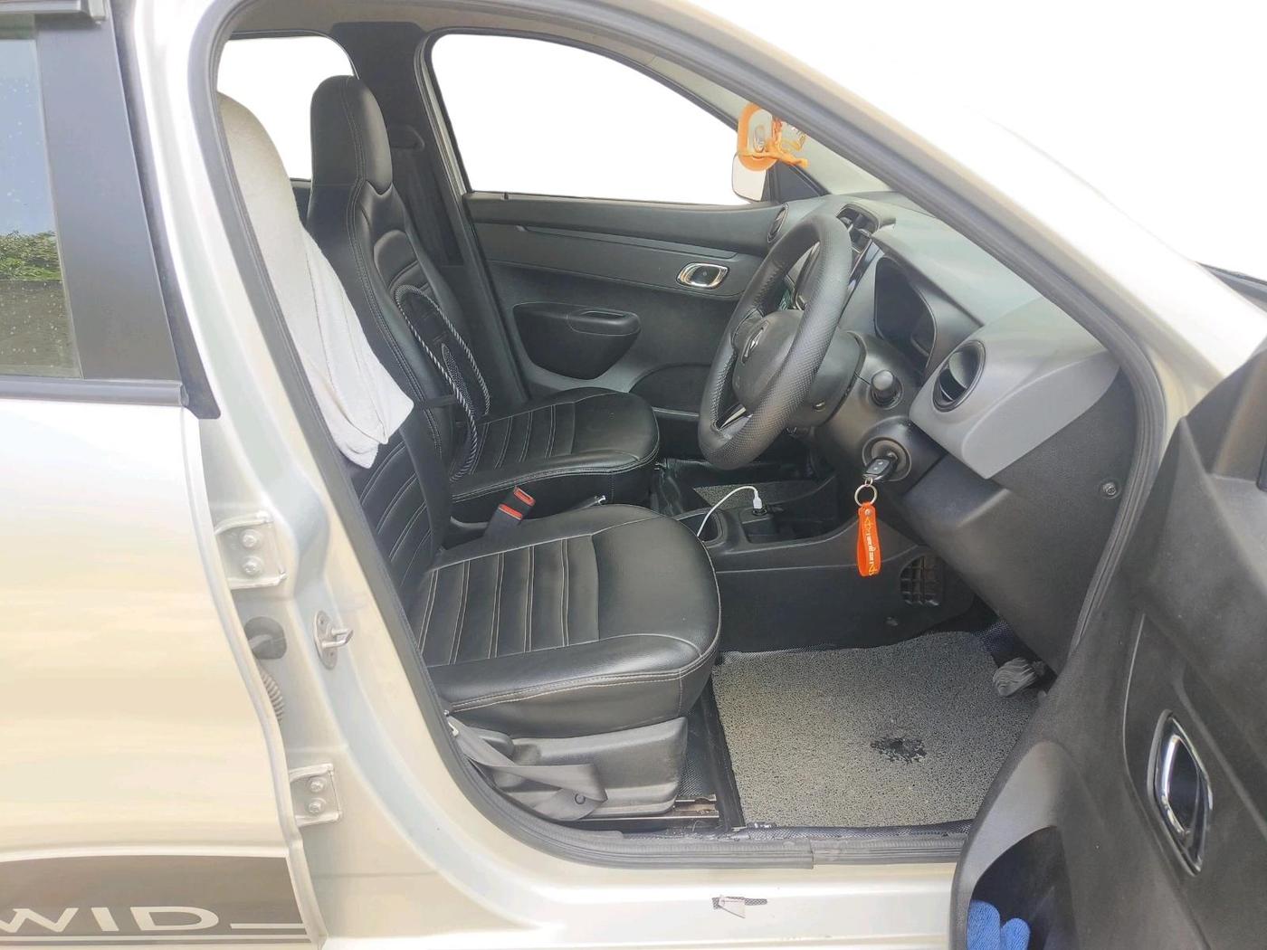 2018 Renault Kwid RXT 1.0 AMT (O), Petrol, Automatic, 64,951 km, interior