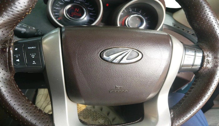 2013 Mahindra XUV500 W8, Diesel, Manual, 1,66,816 km, interior