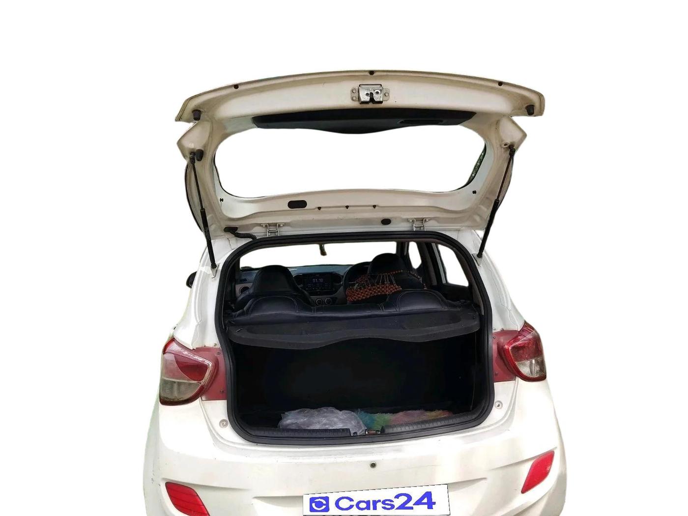2015 Hyundai Grand i10 MAGNA 1.1 CRDI, Diesel, Manual, 2,29,519 km, exterior