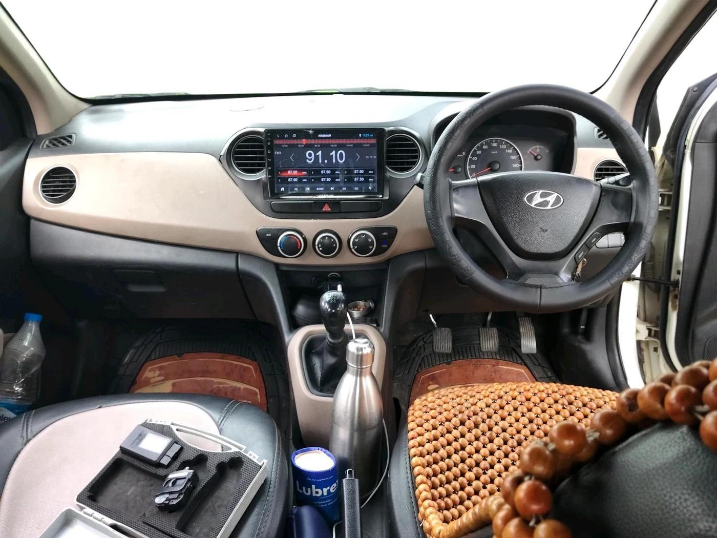 2015 Hyundai Grand i10 MAGNA 1.1 CRDI, Diesel, Manual, 2,29,519 km, interior