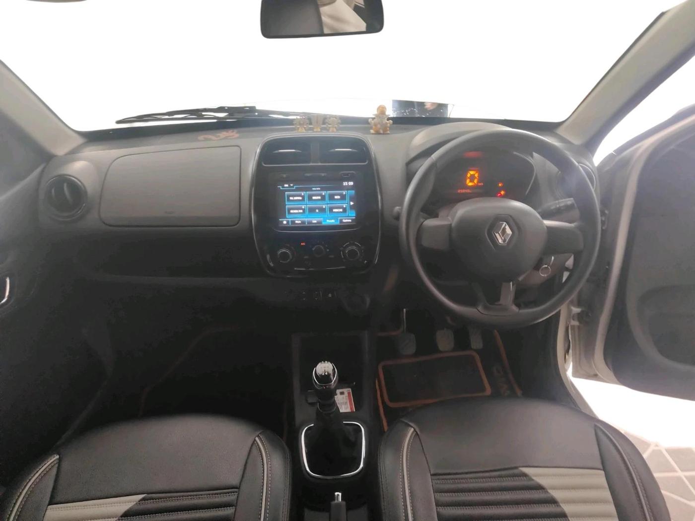 2018 Renault Kwid RXT 1.0 (O), Petrol, Manual, 29,949 km, interior