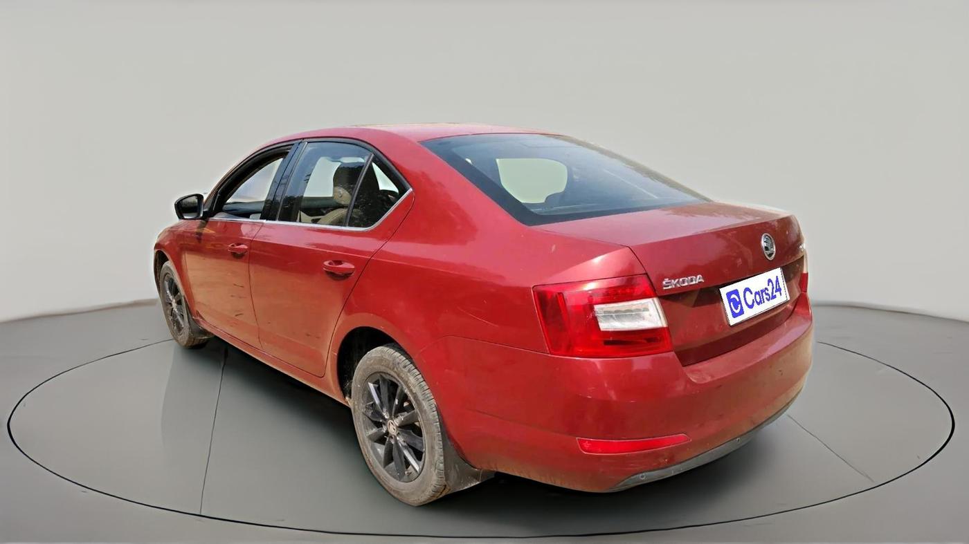 2015 Skoda Octavia ELEGANCE 2.0 TDI AT, Diesel, Automatic, 1,02,136 km, exterior