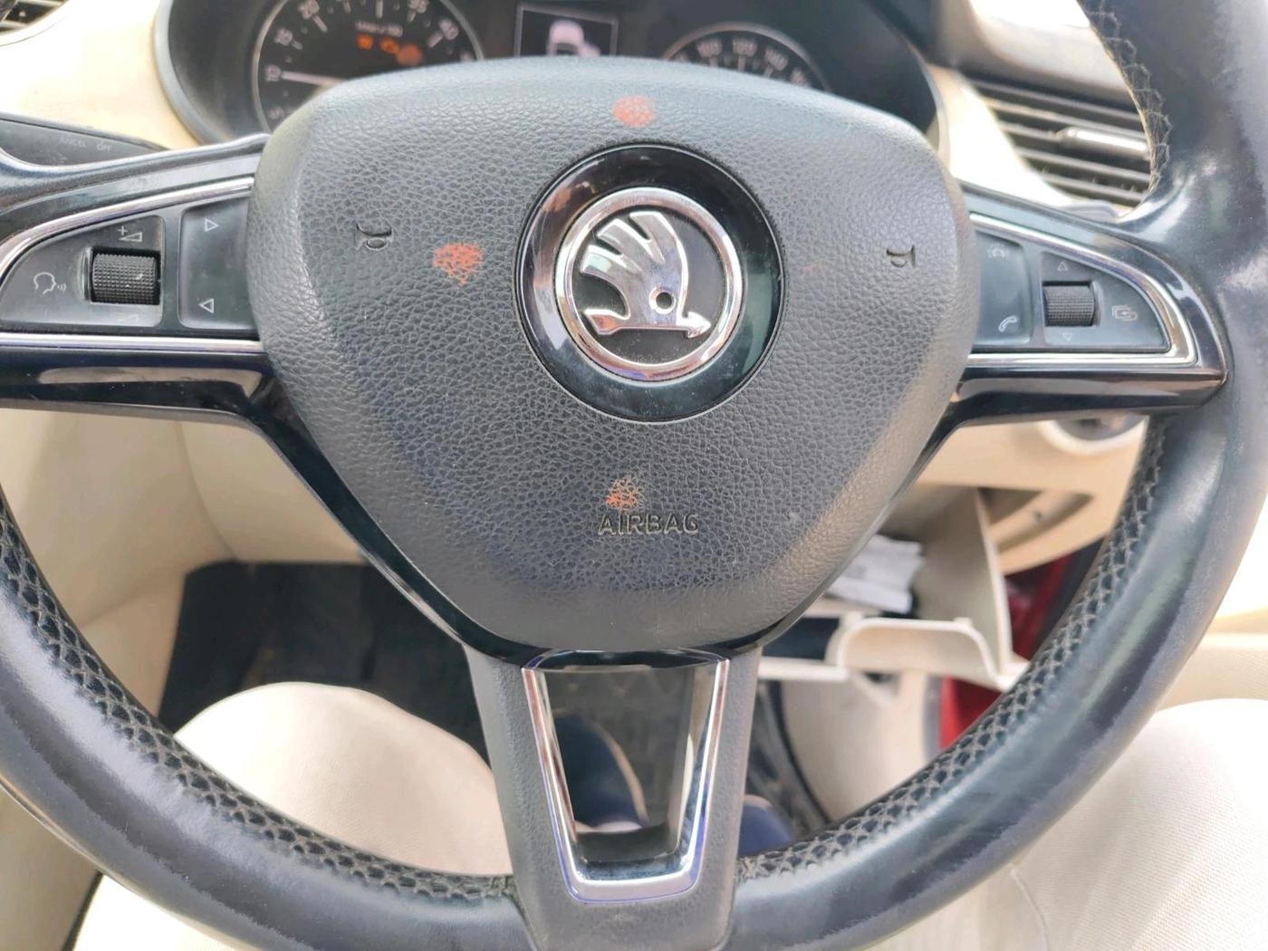 2015 Skoda Octavia ELEGANCE 2.0 TDI AT, Diesel, Automatic, 1,02,136 km, interior