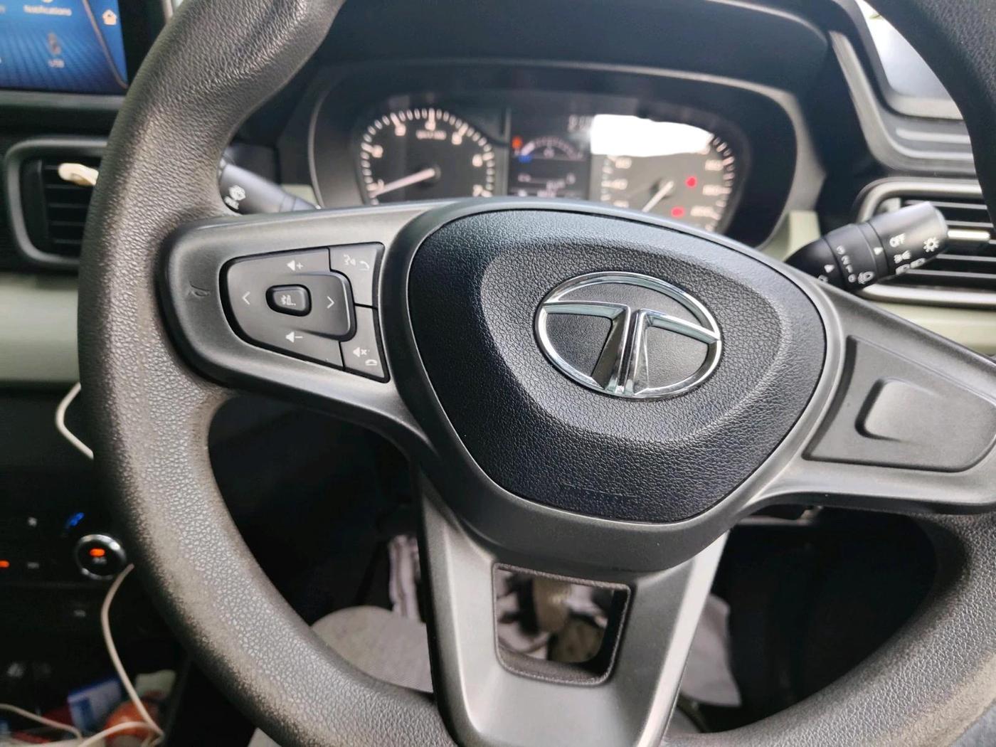 2023 Tata PUNCH ADVENTURE CAMO MT, Petrol, Manual, 31,321 km, interior