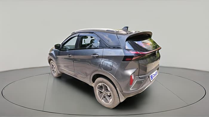 2024 Tata NEXON FEARLESS + SUNROOF DCA DUAL TONE 1.2 PETROL, Petrol, Automatic, 16,690 km, exterior