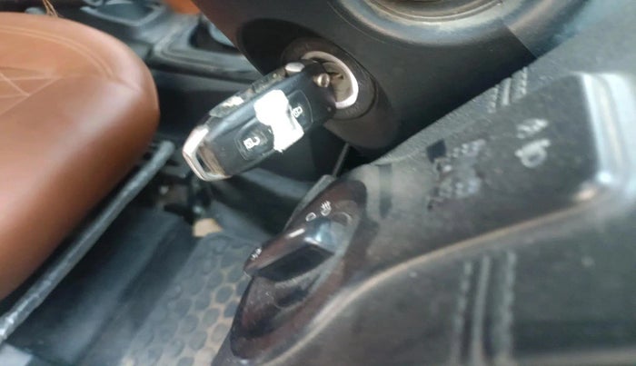 2017 Tata Hexa XM 4X2 7 STR, Diesel, Manual, 2,05,585 km, interior