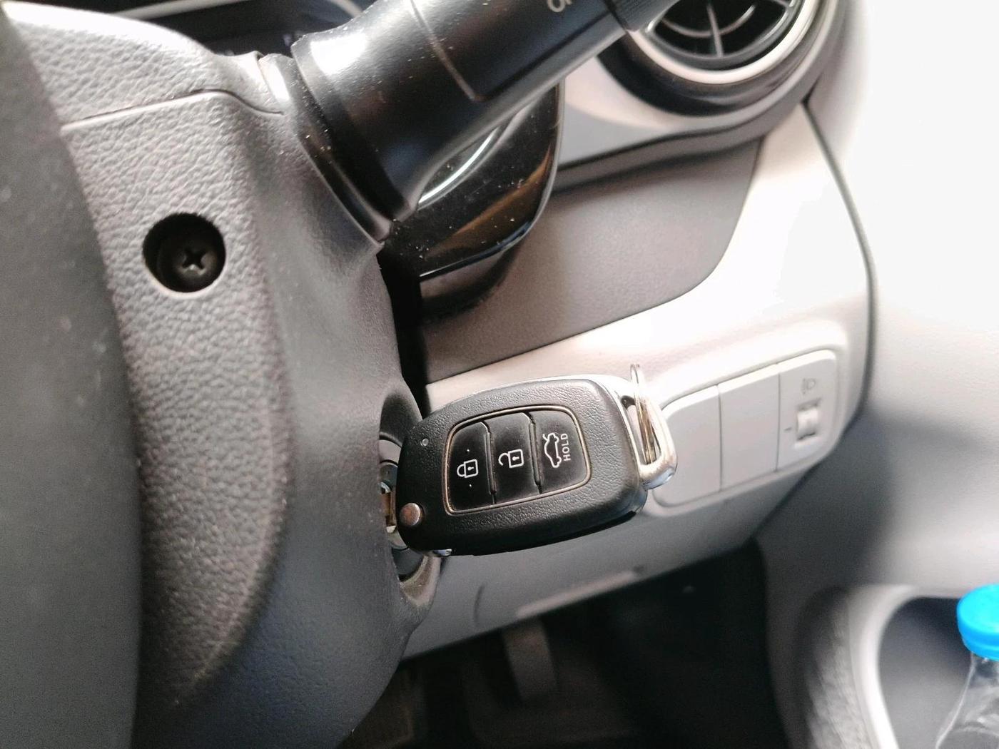 2020 Hyundai GRAND I10 NIOS SPORTZ AMT 1.2 KAPPA VTVT, Petrol, Automatic, 60,680 km, interior