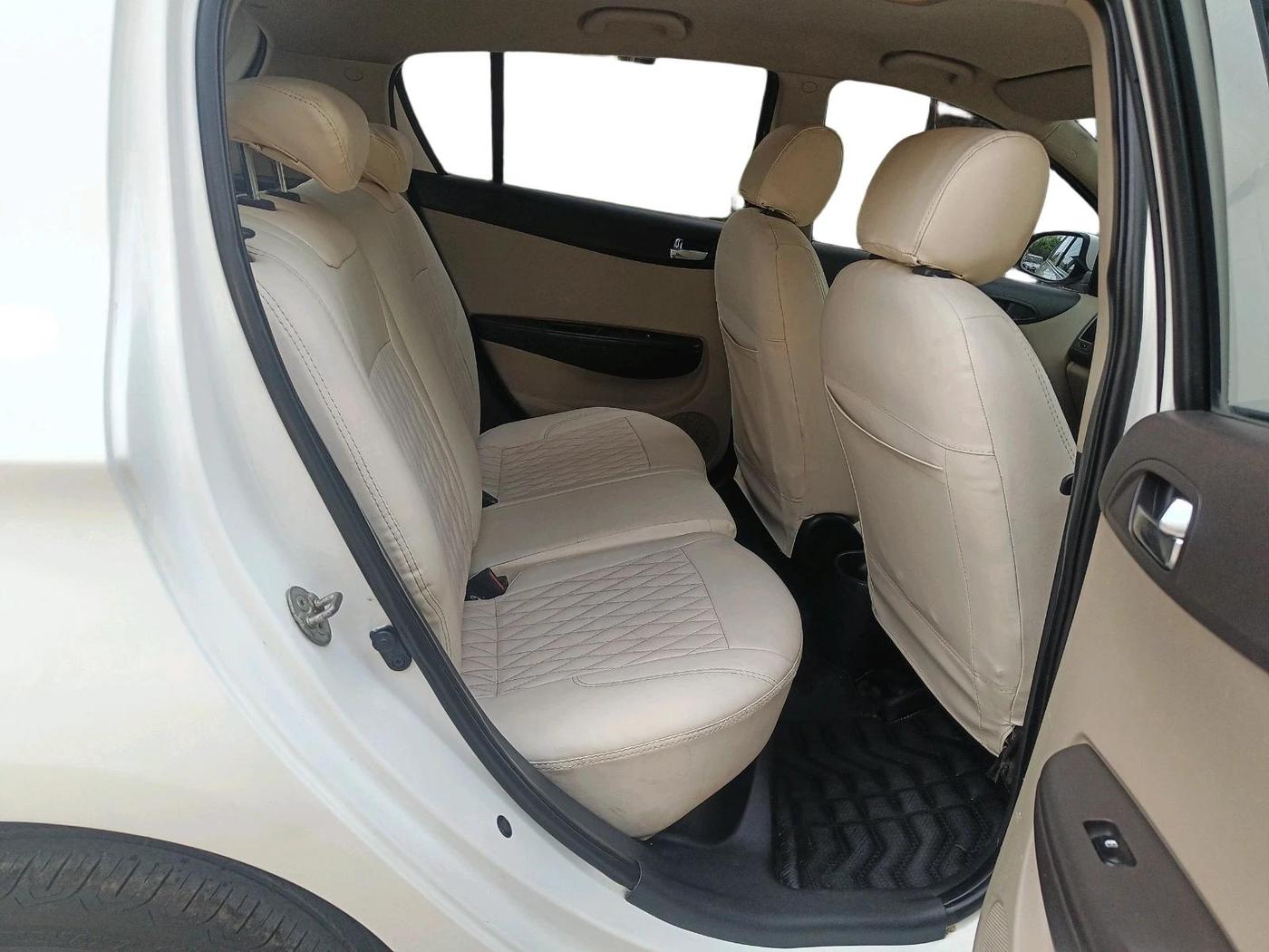 2013 Hyundai i20 SPORTZ 1.2, Petrol, Manual, 67,136 km, interior
