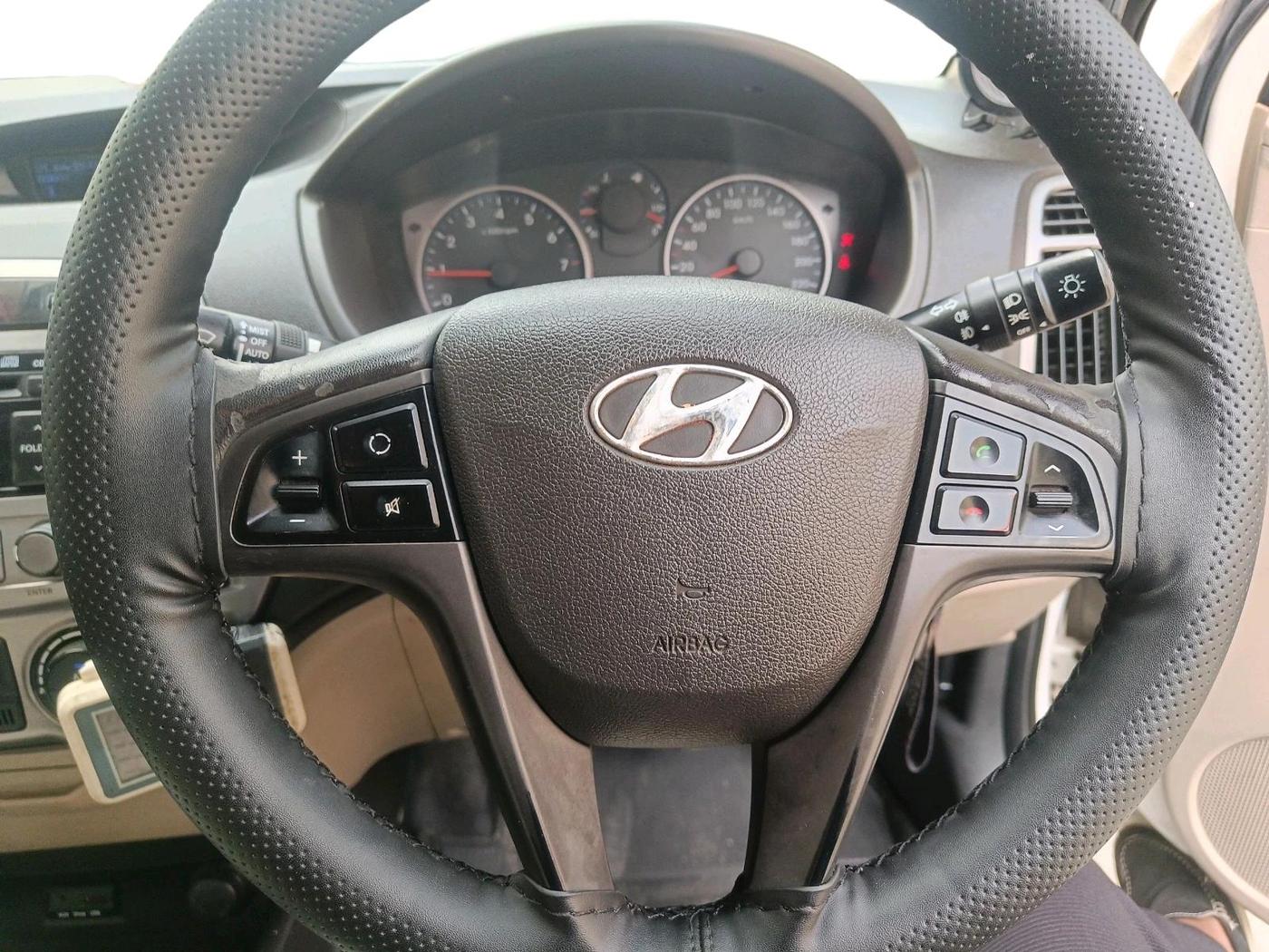 2013 Hyundai i20 SPORTZ 1.2, Petrol, Manual, 67,136 km, interior