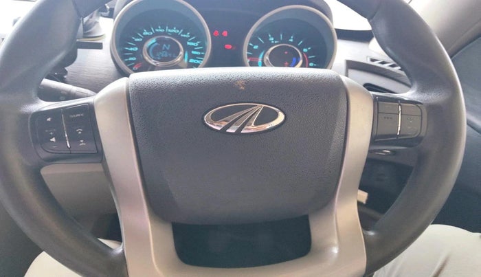 2016 Mahindra XUV500 W6, Diesel, Manual, 1,26,641 km, interior