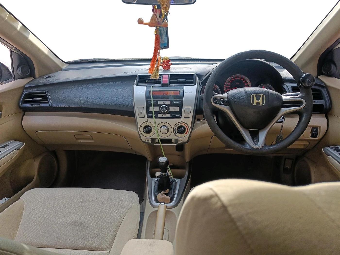 2011 Honda City 1.5L I-VTEC V MT, Petrol, Manual, 1,39,567 km, interior