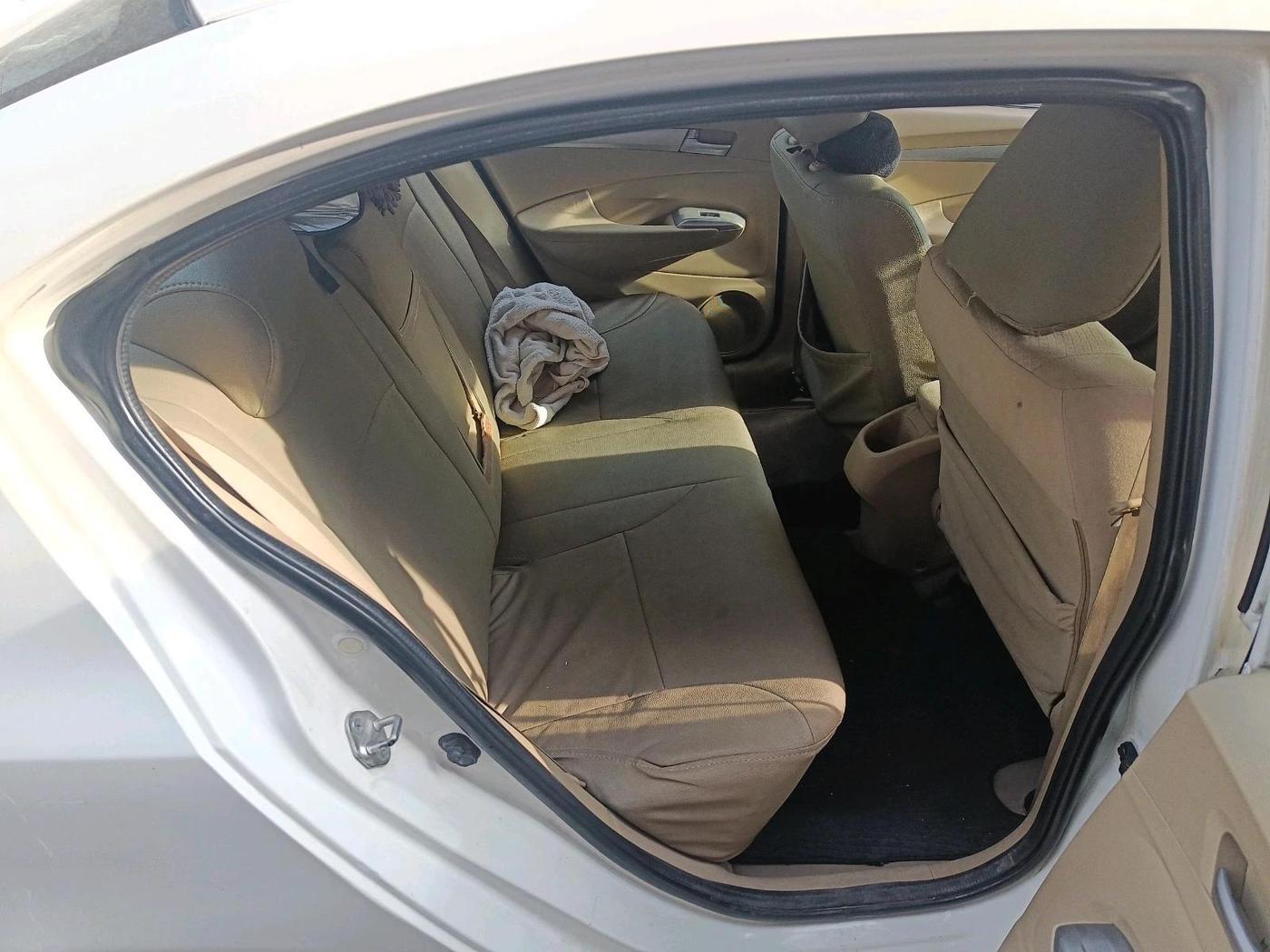 2011 Honda City 1.5L I-VTEC V MT, Petrol, Manual, 1,39,567 km, interior