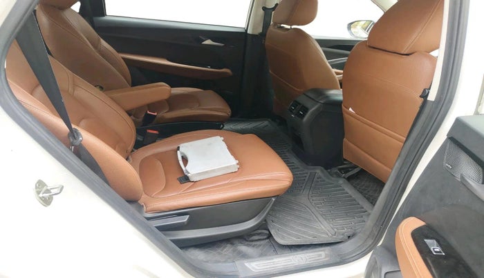 2021 MG HECTOR PLUS SHARP 2.0 DIESEL TURBO MT 6-STR, Diesel, Manual, 1,29,756 km, interior