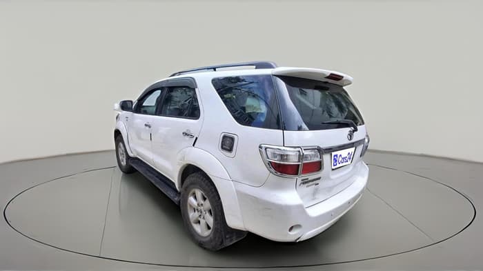 2011 Toyota Fortuner 3.0 4X4 MT, Diesel, Manual, 2,17,822 km, exterior