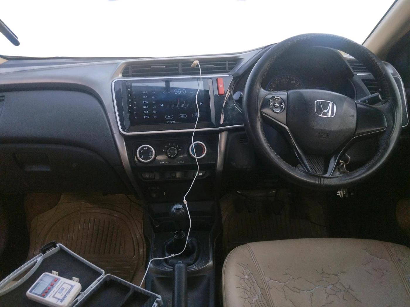 2014 Honda City 1.5L I-DTEC S, Diesel, Manual, 1,29,977 km, interior