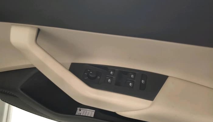 2024 Volkswagen VIRTUS Topline 1.0 TSI MT (Electric Seats), Petrol, Manual, 20,287 km, interior