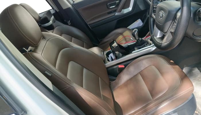 2021 Tata Harrier XZ 2.0L, Diesel, Manual, 1,18,989 km, interior