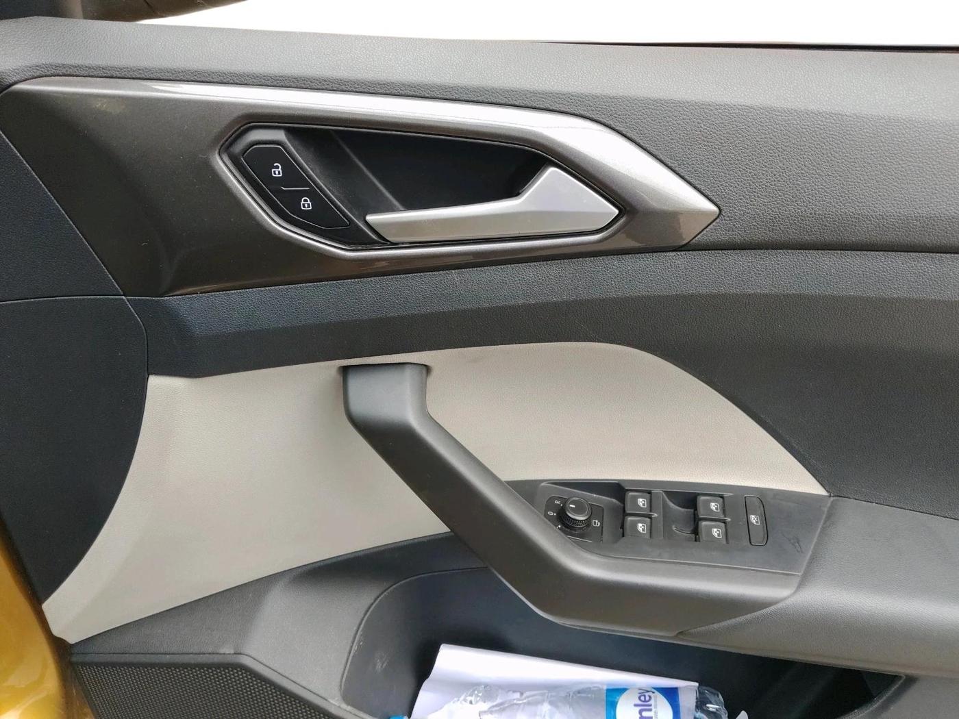 2021 Volkswagen TAIGUN TOPLINE 1.0 TSI AT, Petrol, Automatic, 80,880 km, interior