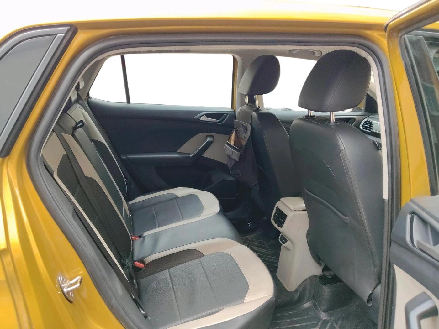 2021 Volkswagen TAIGUN TOPLINE 1.0 TSI AT, Petrol, Automatic, 80,880 km, interior