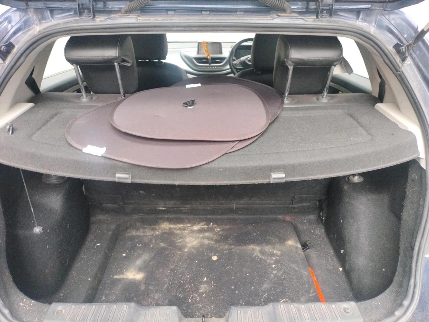 2024 Tata ALTROZ XZA + SUNROOF, Petrol, Automatic, 28,748 km, exterior