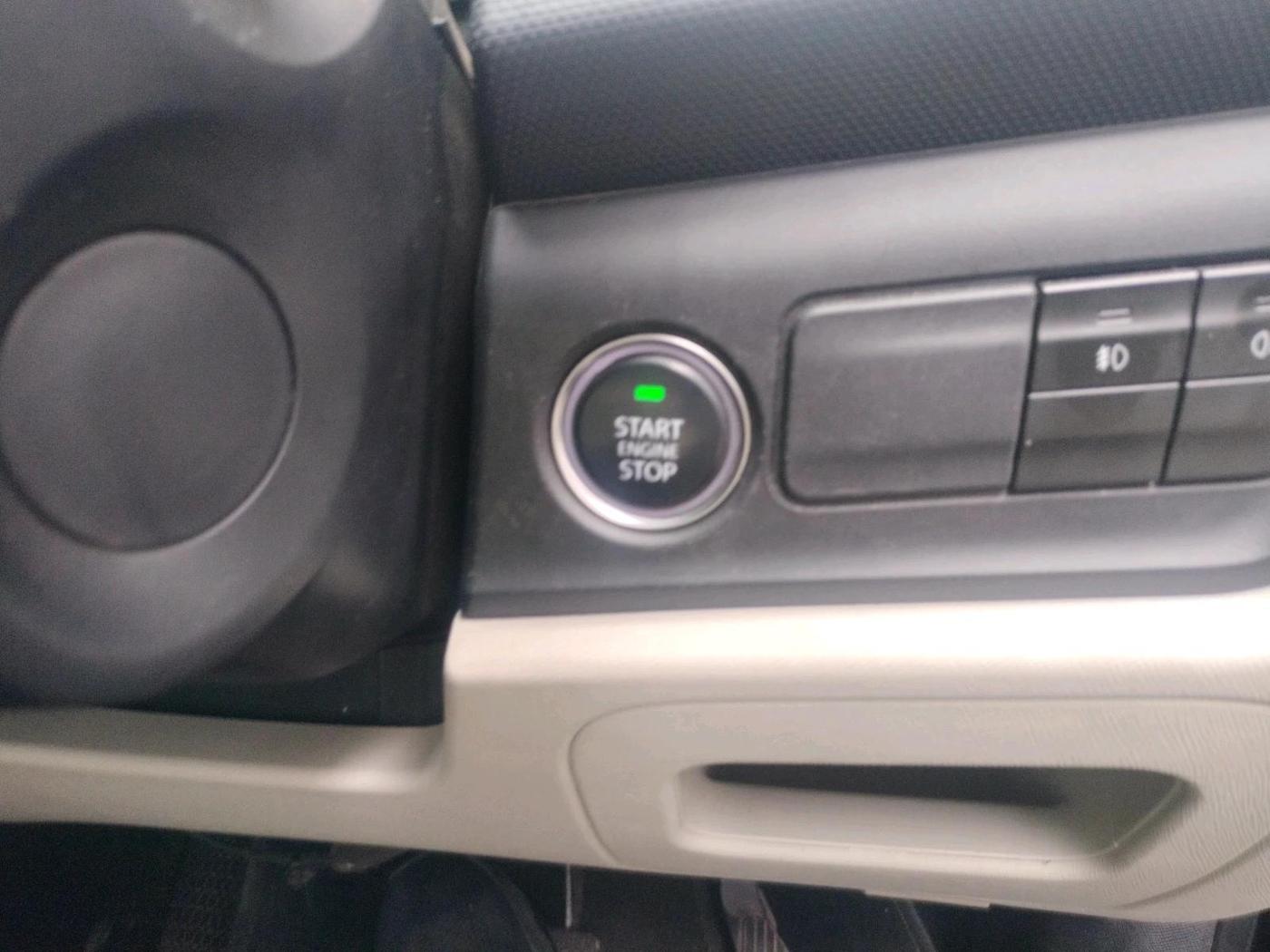 2024 Tata ALTROZ XZA + SUNROOF, Petrol, Automatic, 28,748 km, interior