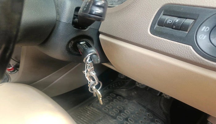 2015 Skoda Rapid 1.5 TDI CR AMBITION WITH ALLOY, Diesel, Manual, 1,38,617 km, interior