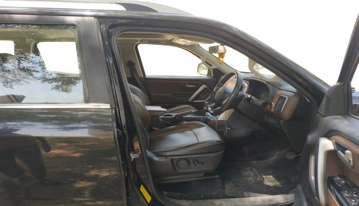 2023 Mahindra SCORPIO-N Z8 L DIESEL AT 4WD 7 STR, Diesel, Automatic, 1,42,168 km, interior