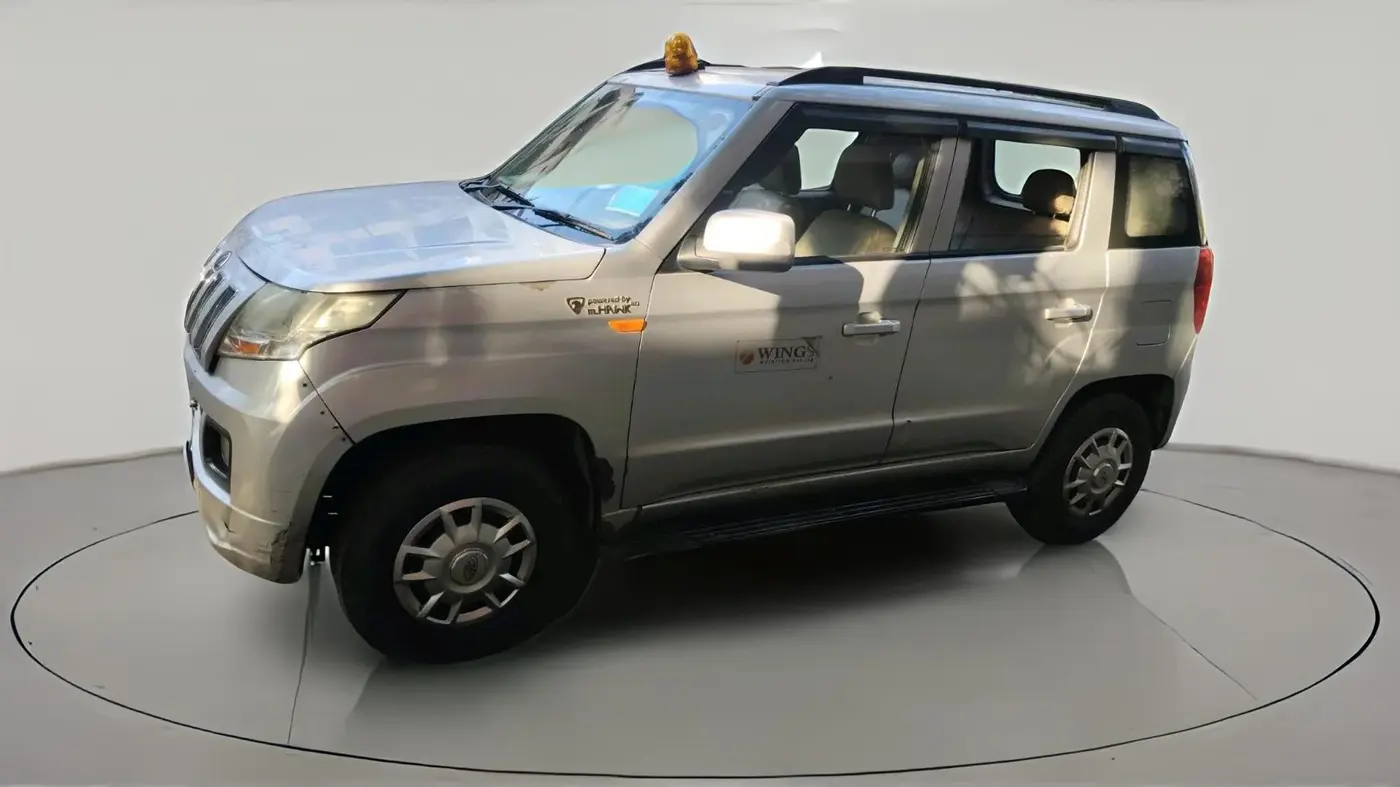 2017 Mahindra TUV300 T6, Diesel, Manual, 1,99,012 km, exterior